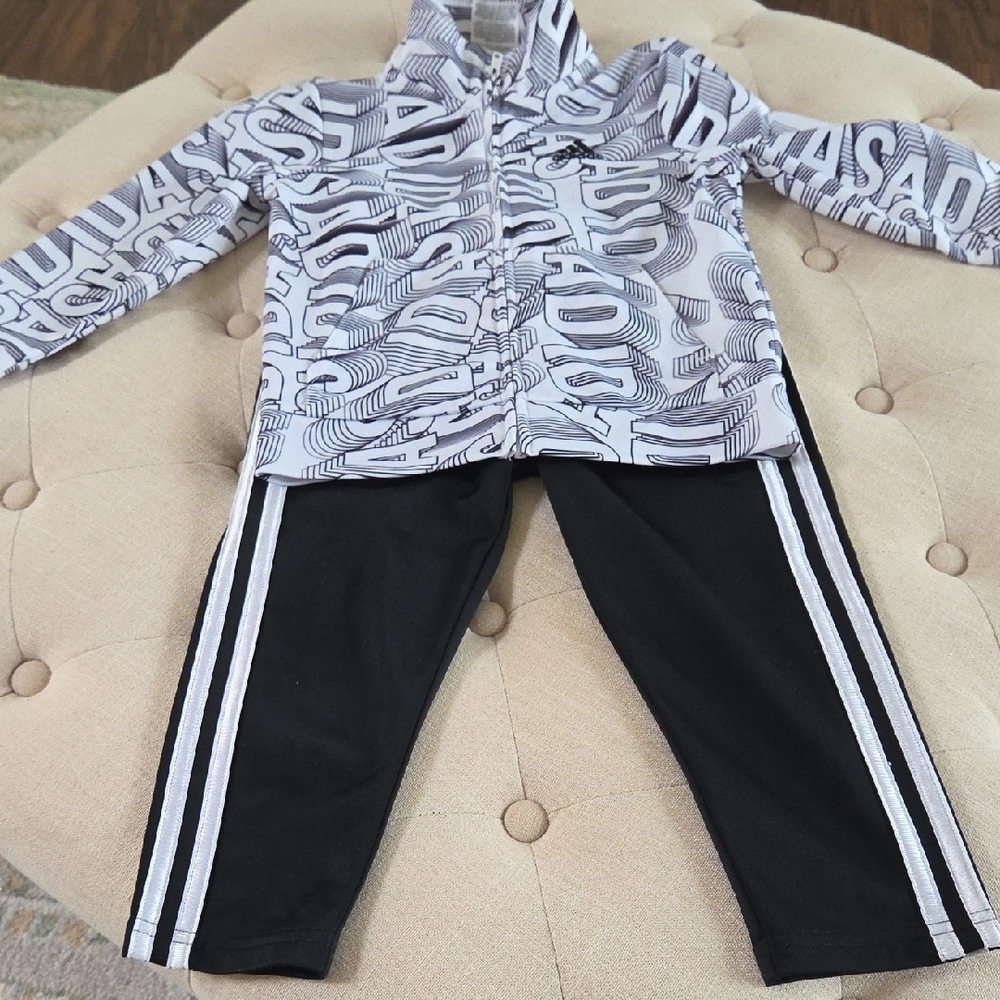 Little Girls Adidas Outfit Black and White size 3T